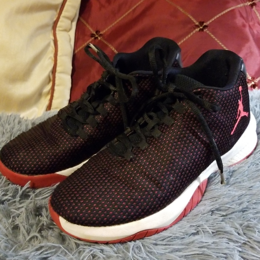 Air Jordans B Fly Youth sneakers